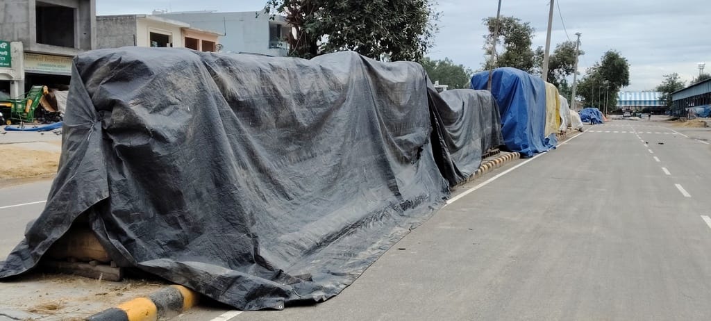 Rain soaks paddy in wholesale markets; even tarpaulins fail to protect it