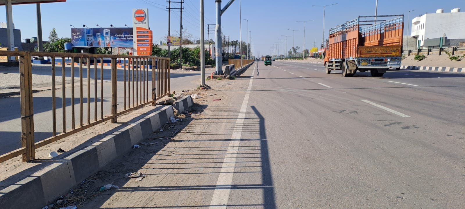 जीटी रोड पर खोला गया कट। संवाद