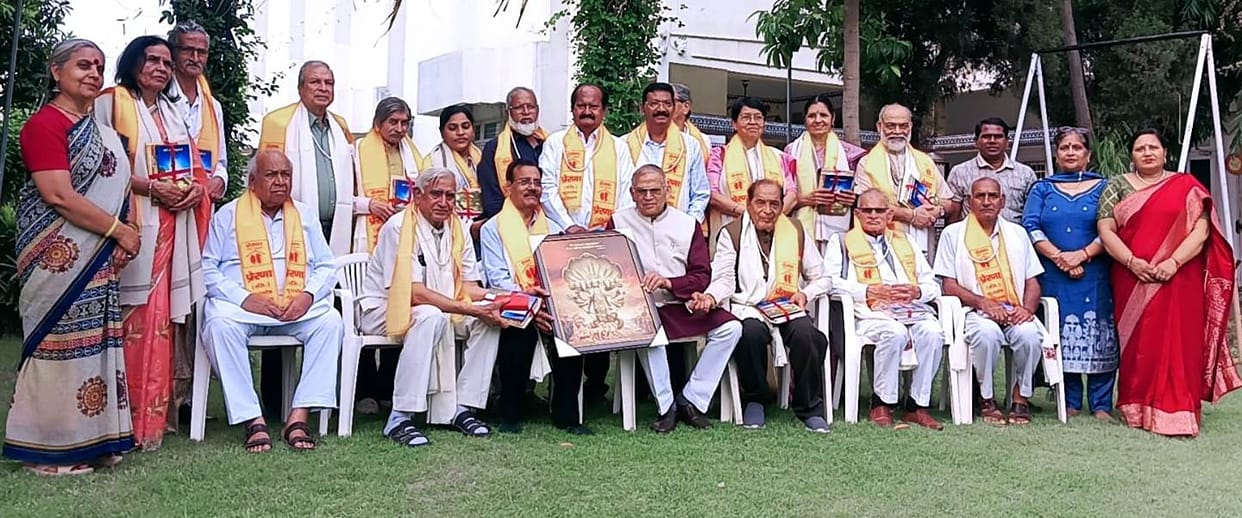 Writers deliberated on society and literature at Prerna Old Age Home.