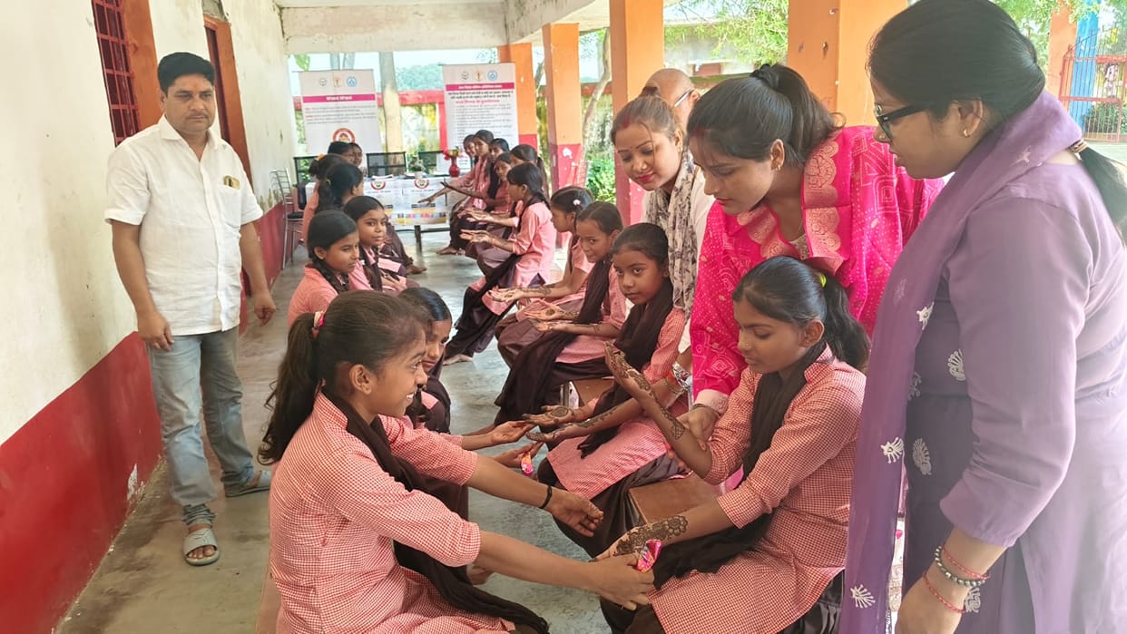 Female students showcased their talent in the Mehndi competition.
