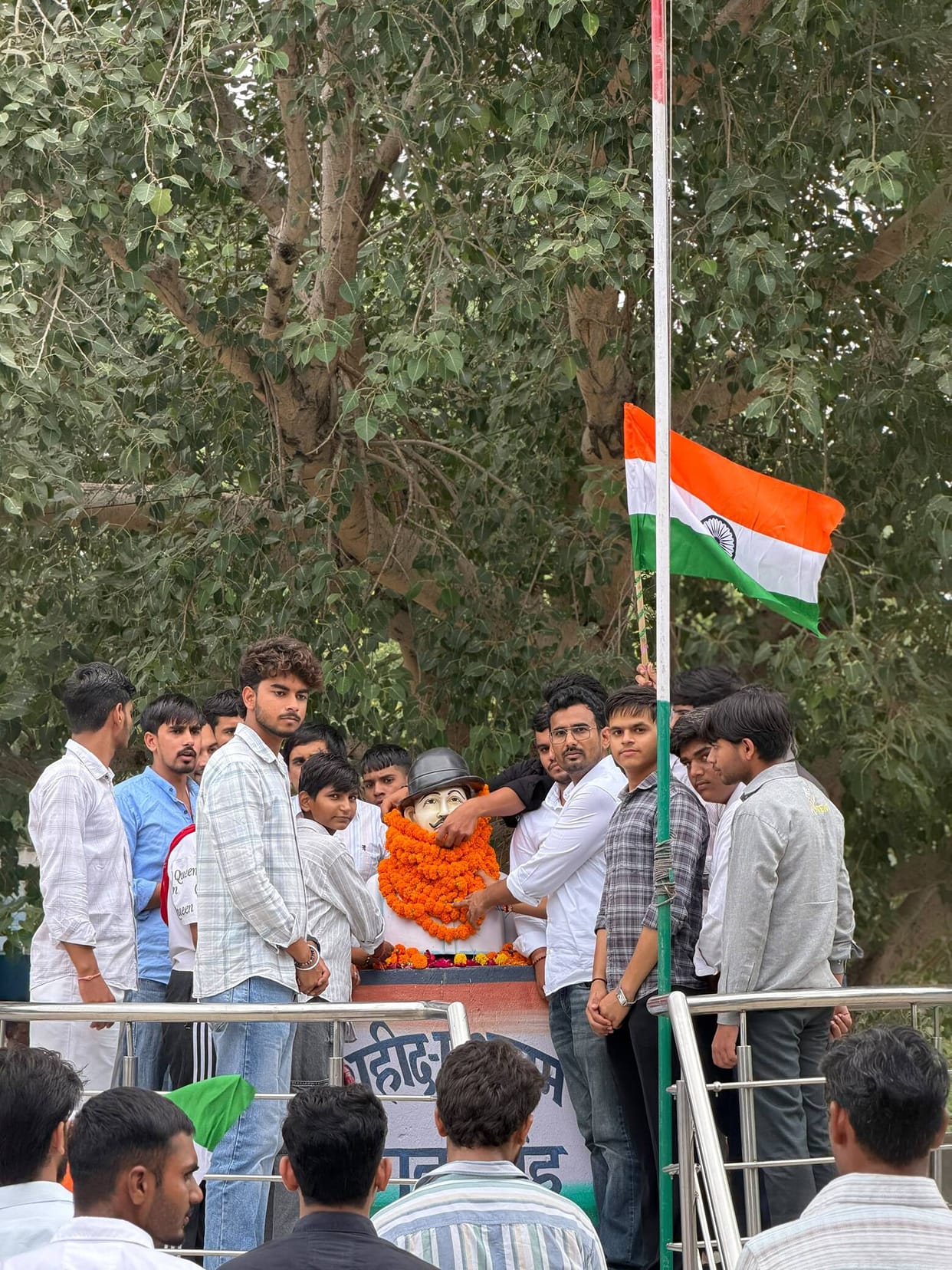 The square on the university campus should be named after Bhagat Singh.