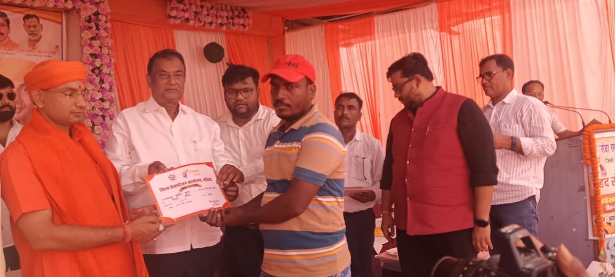 687 youths received joining letters at the job fair.