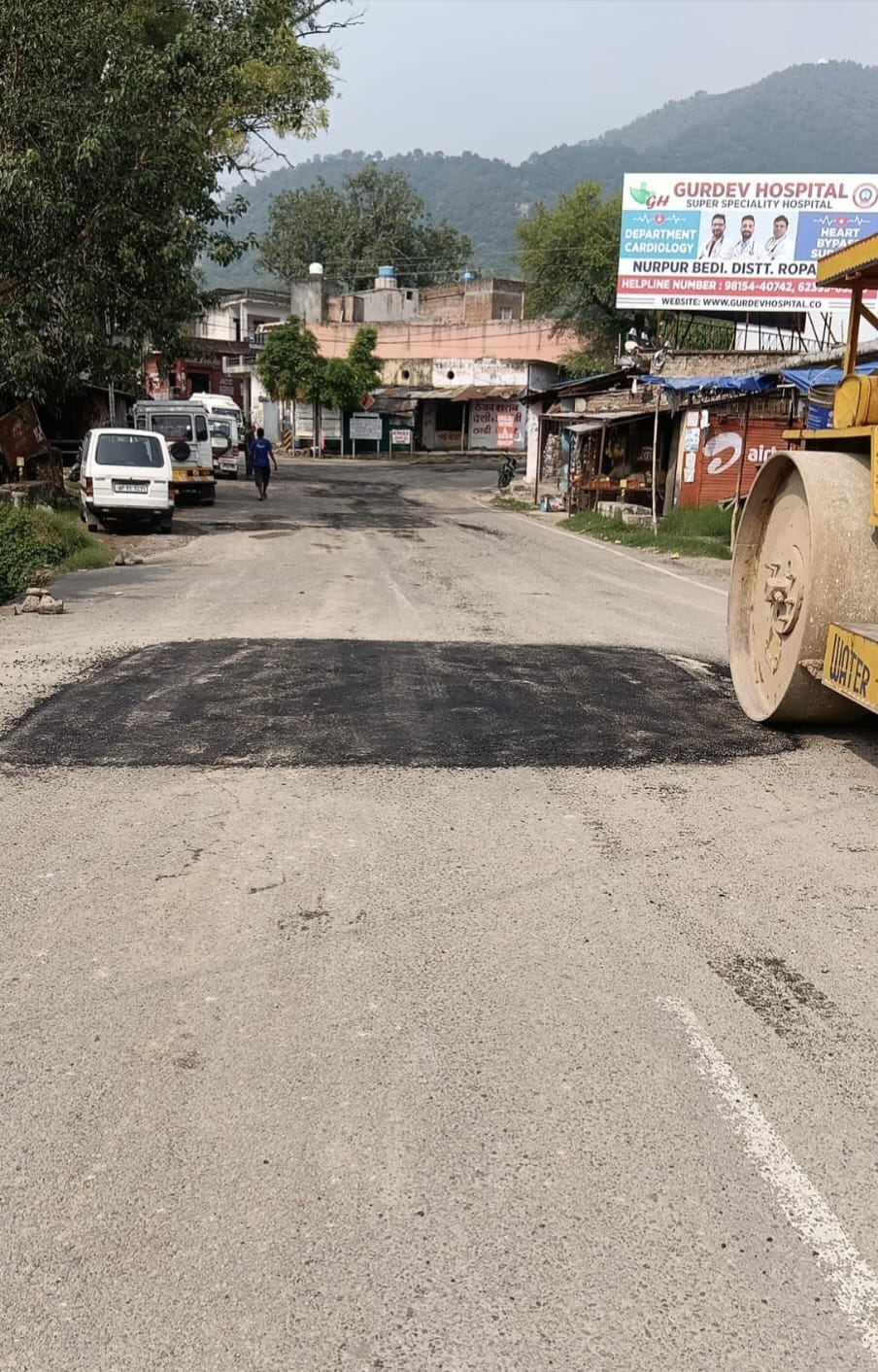 राष्ट्रपति दौरे को लेकर श्री नयना देवी जी में चल रहा सड़क मरम्मत का कार्य। संवाद