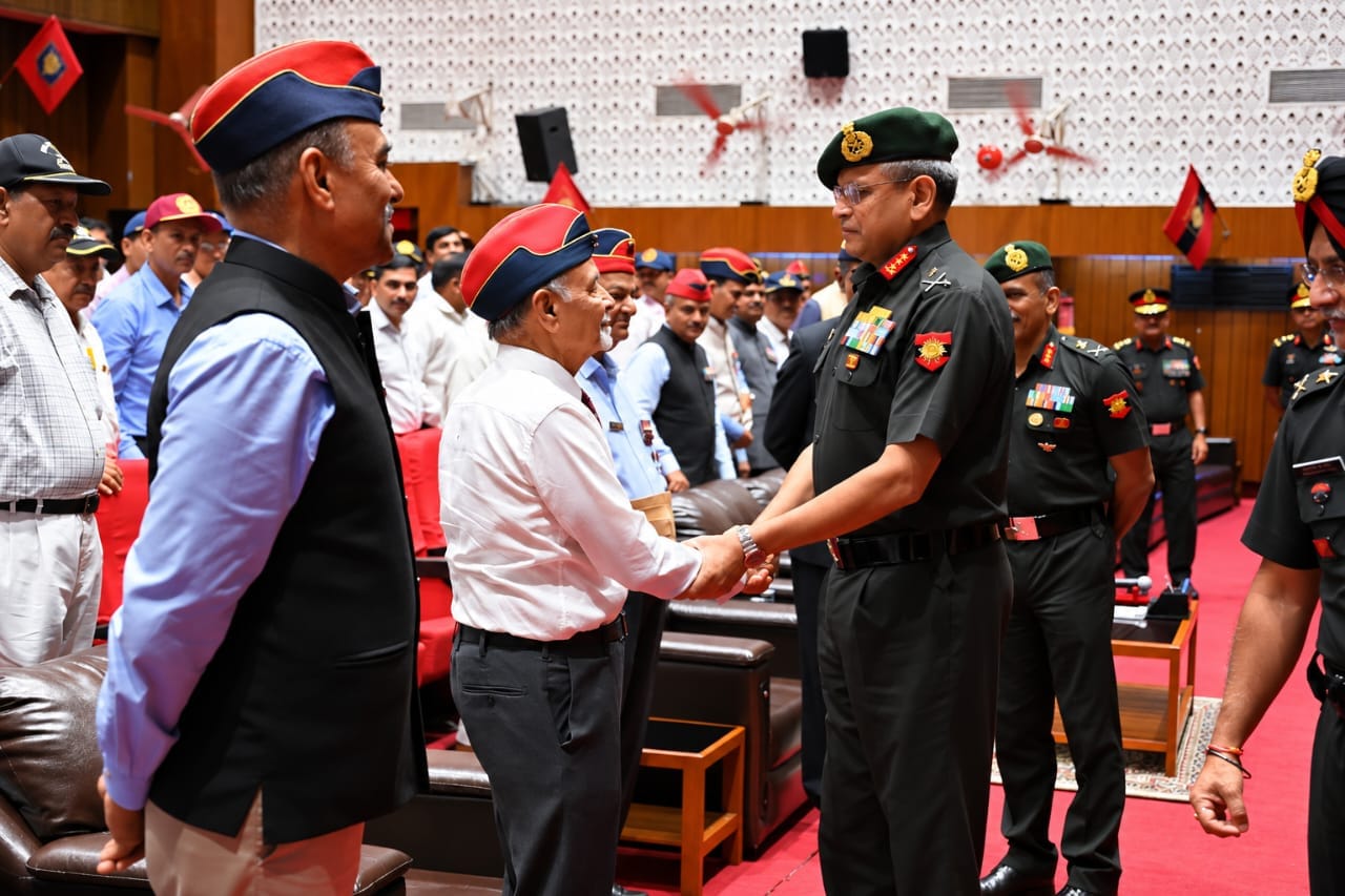 धूमधाम से मनाया गया 200वां गनर्स डे, शहीदों को किया नमन