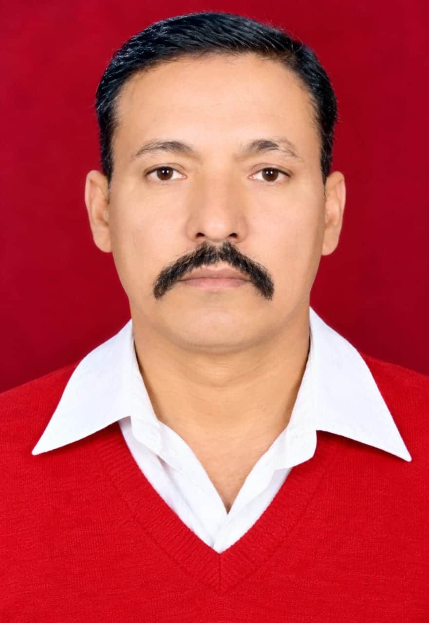 Ex-serviceman and social worker Anand Singh Bora has passed away; ex-servicemen and villagers paid their tributes.