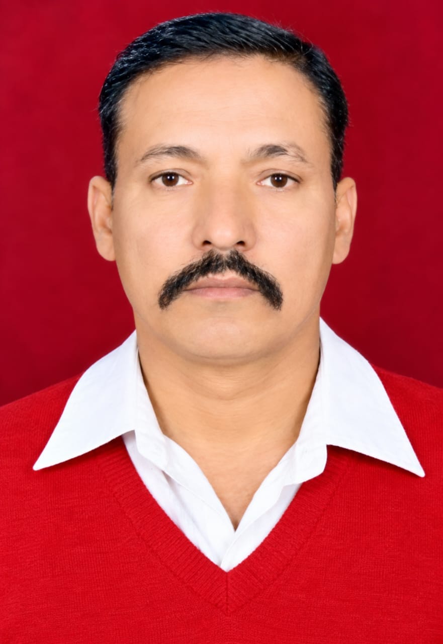 Ex-serviceman and social worker Anand Singh Bora has passed away; ex-servicemen and villagers paid their tributes.