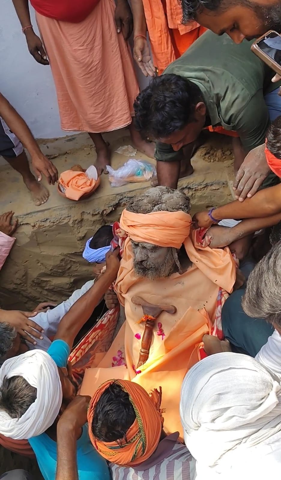 Baba Palenath, the priest of Nangthala Gogamedi Dham, has attained Mahasamadhi.