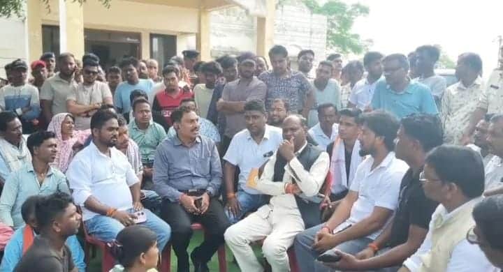 Woman dies at Hardibazar temporary health center, negligence alleged; protest ends after Rs 6 lakh