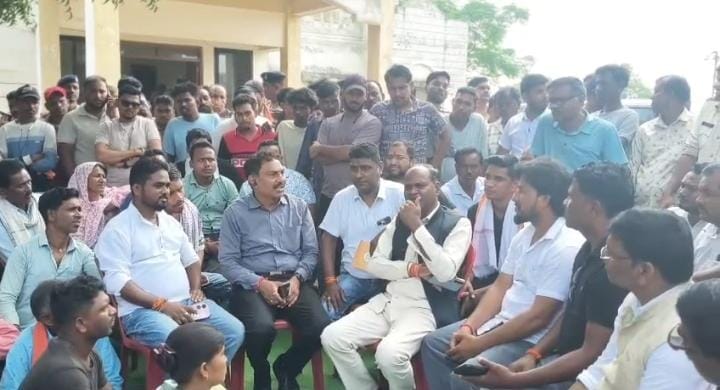 Woman dies at Hardibazar temporary health center, negligence alleged; protest ends after Rs 6 lakh