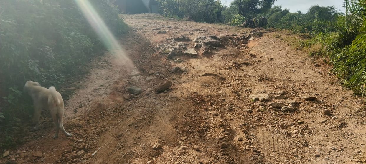 Flying high in the sky, a rough path to reach the site