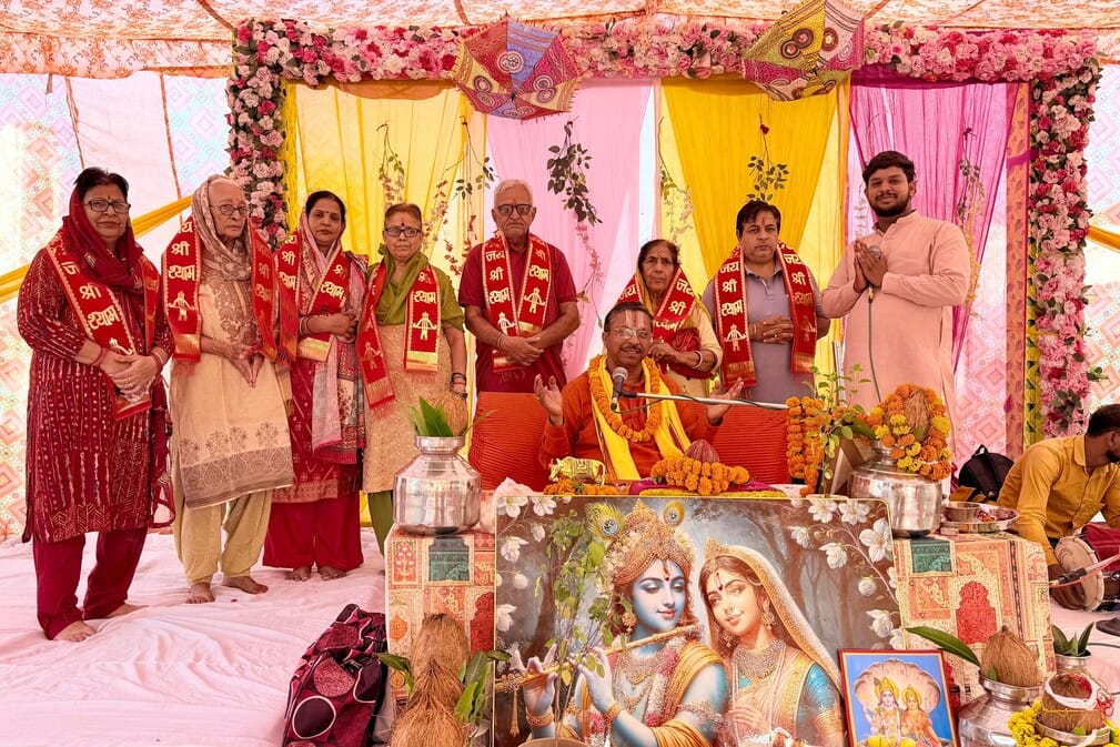Listening to the Shrimad Bhagwat Katha grants spiritual knowledge to humans: Shastri