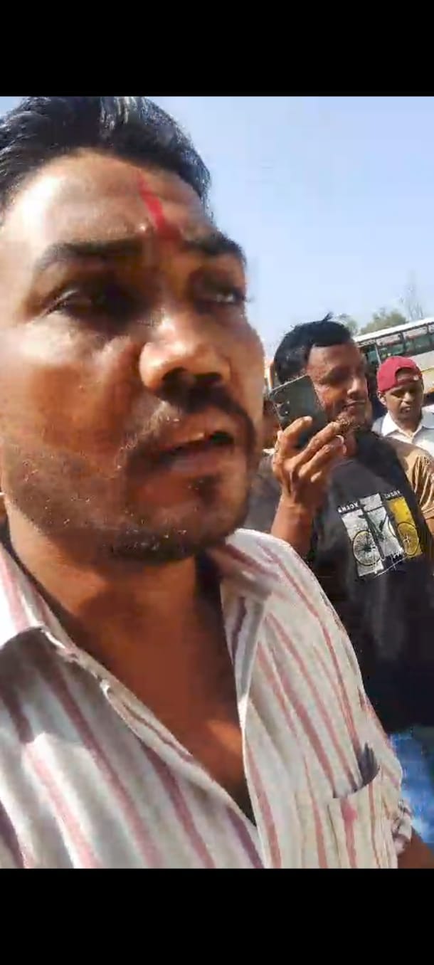 'Love Jihad': Hindu Raksha Dal creates a ruckus at Kaushambi Depot