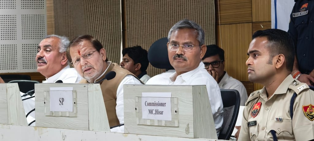 Minister questions 12 crore fraud case: What action has been taken against the accused SP says will bring him back from Saudi Arabia.