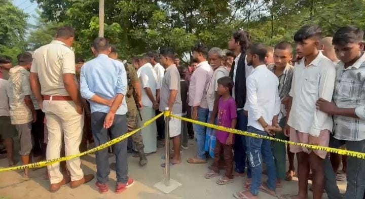 Bihar news : young man who visited fair dead body found roadside family alleges murder police investigate
