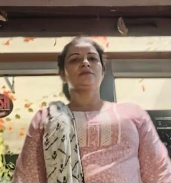 Mainpuri News: जूस कॉर्नर शुरू कर मीनू ने अपने सपनों को दी नई दिशा