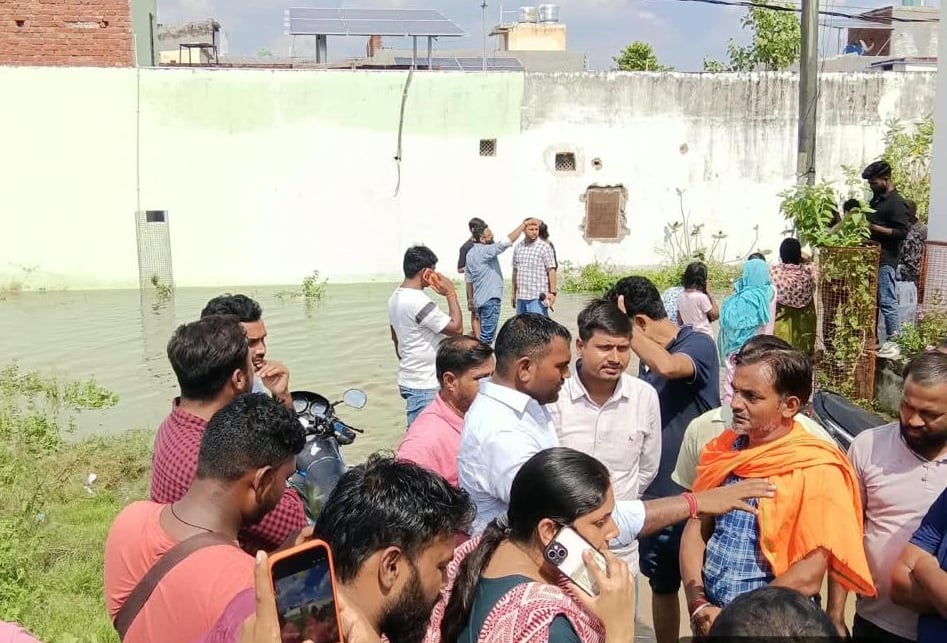 Lucknow News: नगवा नाले का जलस्तर बढ़ा, पानी घरों में घुसा