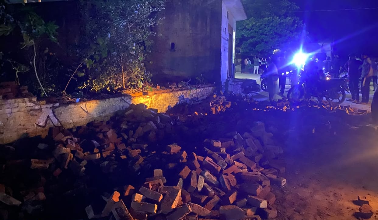 Dilapidated school wall collapses in Kathvadi; boy injured.