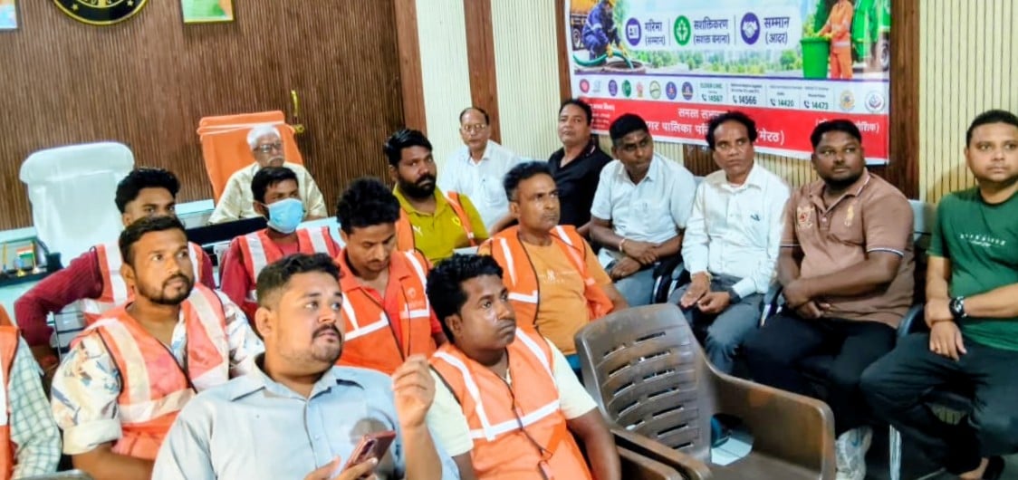 Meerut News: सफाई कर्मचारियों के स्वास्थ्य की जांच