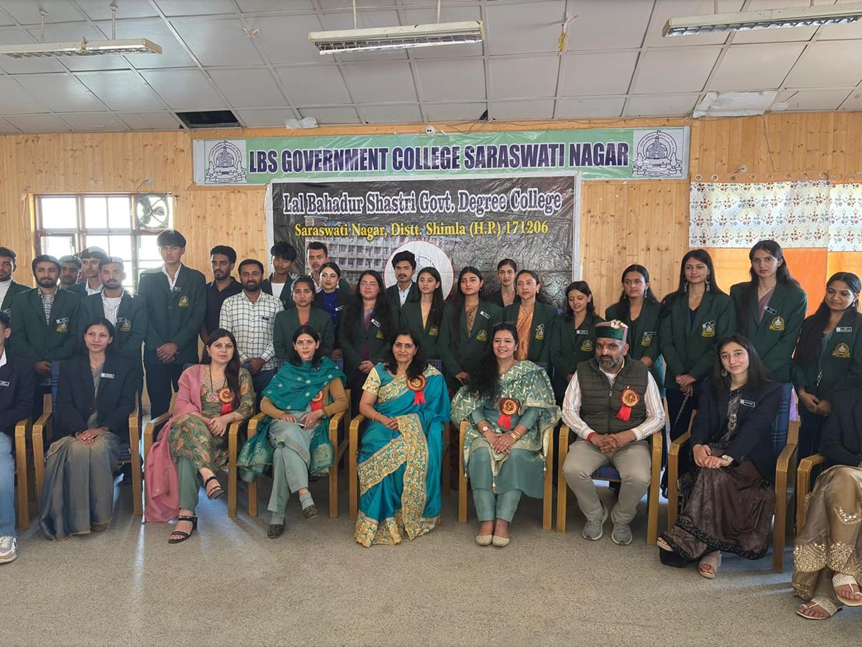 The new executive committee of the student union took the oath at Saraswatinagar College