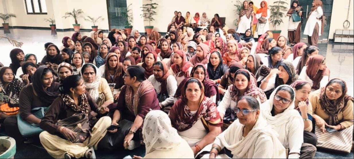 ASHA Sanginis staged a protest over their demands.