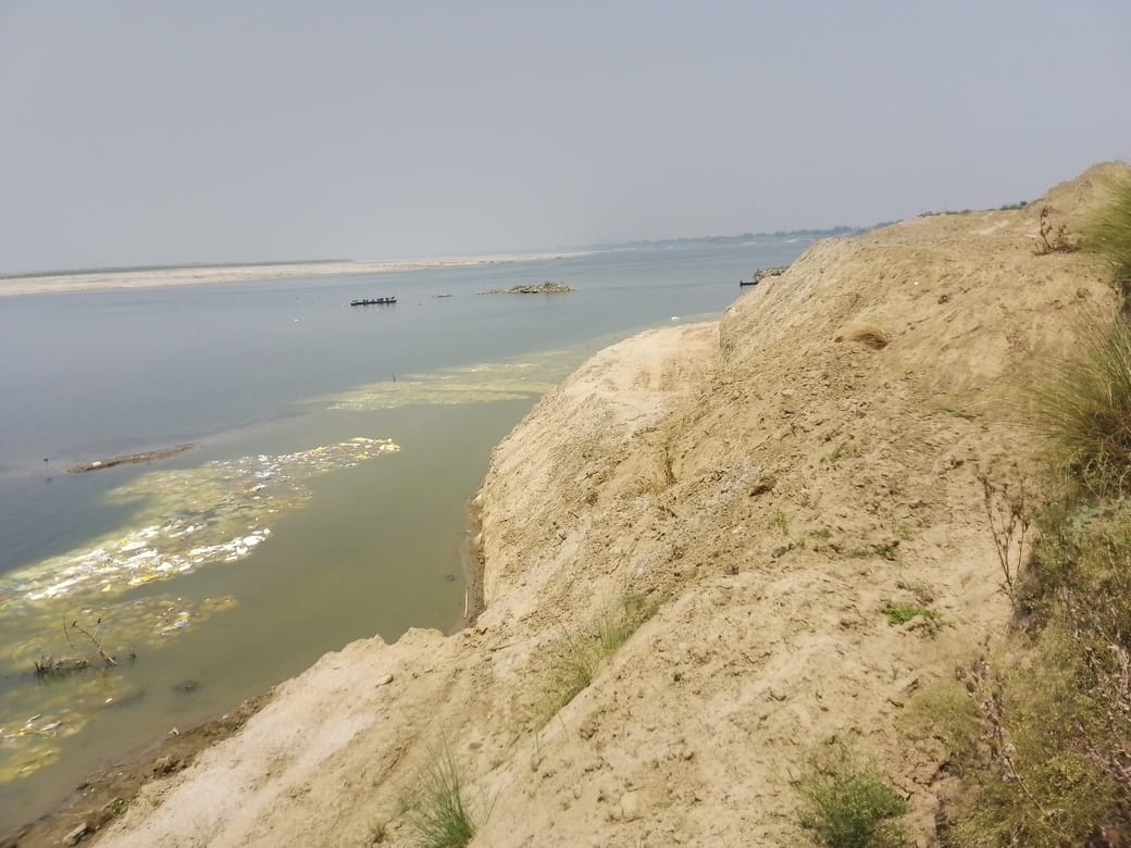 Erosion by the Saryu River poses a threat to Basti