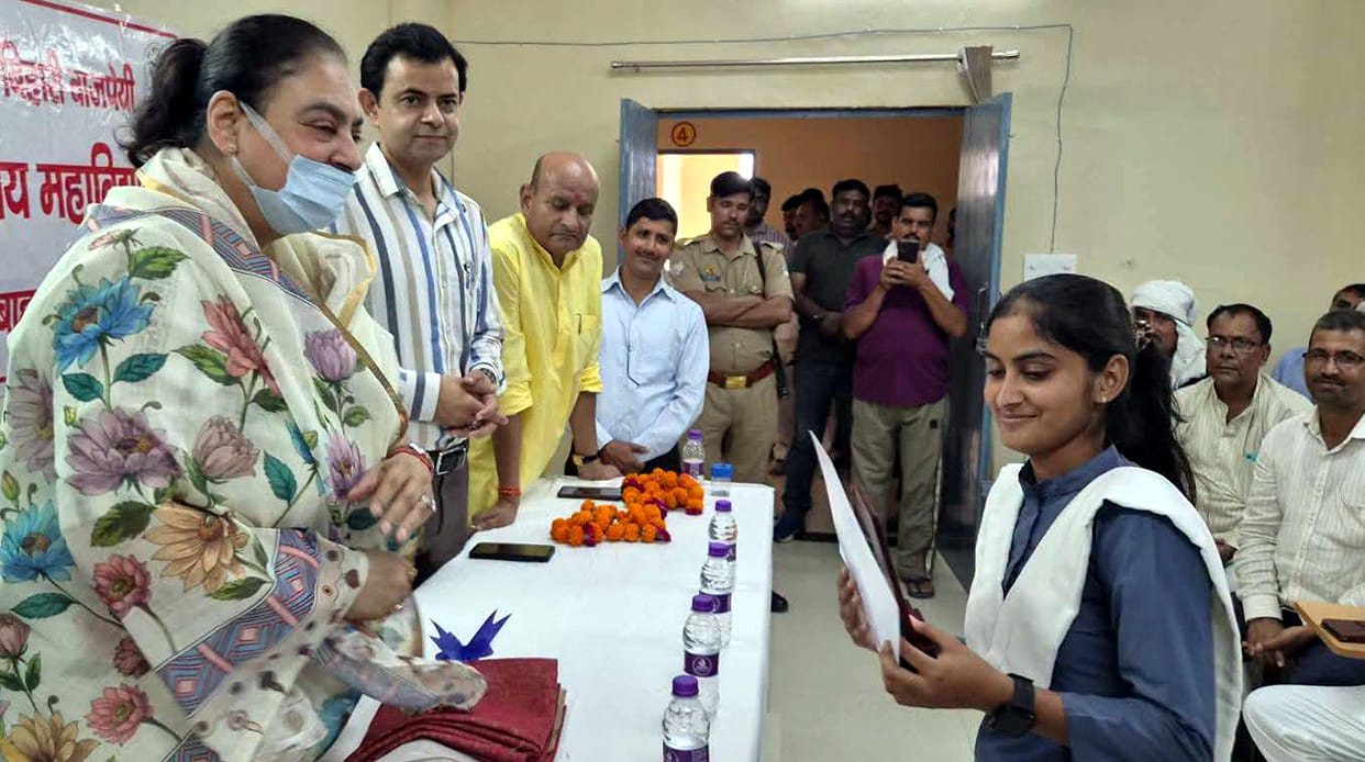 Winners of speech, painting, and general knowledge competitions awarded.