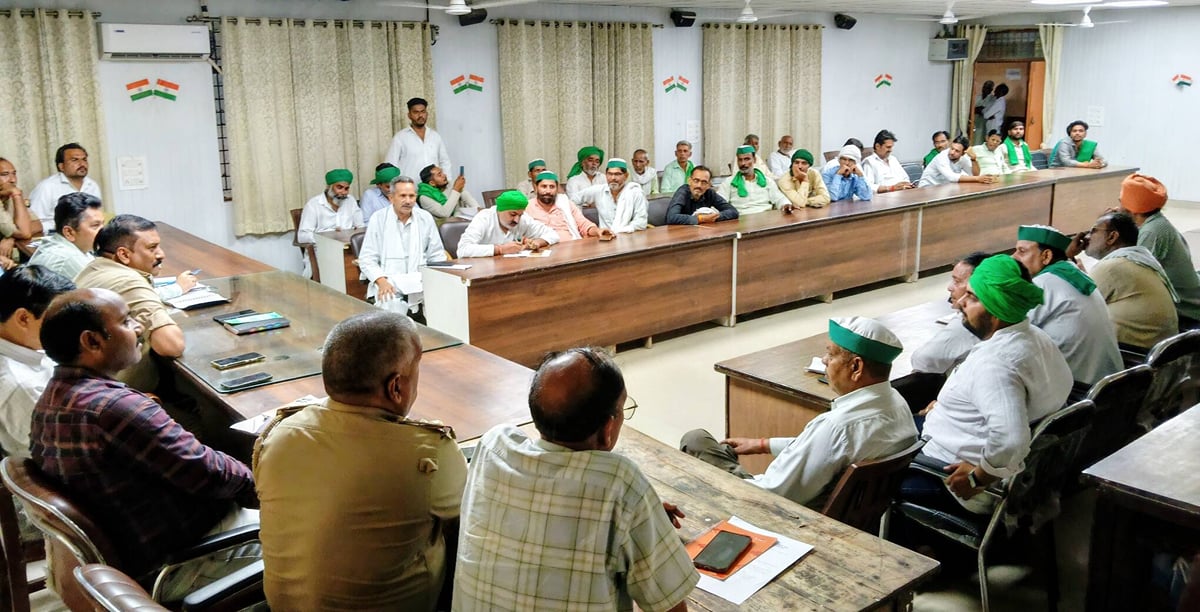 Meerut News: भाकियू व अधिकारियों की बैठक में समस्याओं पर मंथन