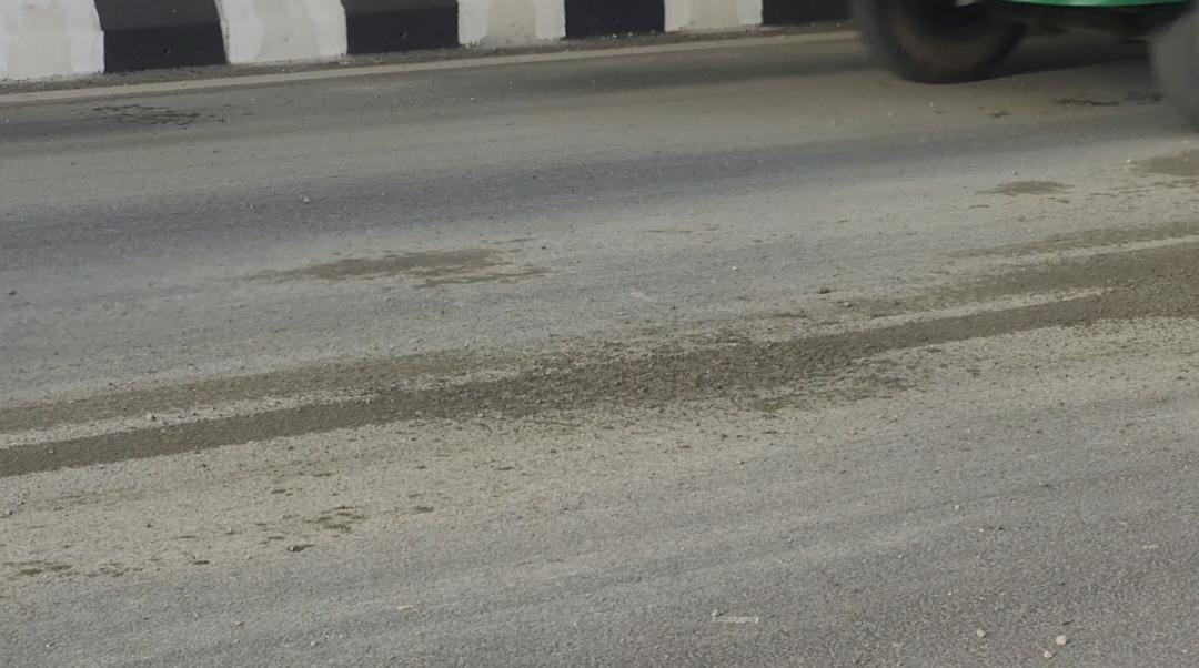 Negligence in slab casting, vehicle hit by falling concrete