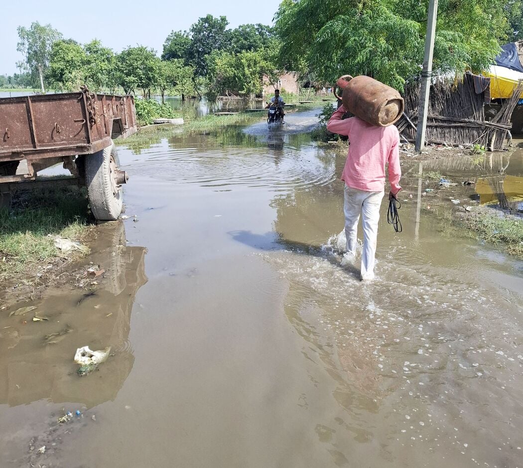 Fatehpur News: गंगा की धार में खेत-फसलें बहीं, छह बीघा जमीन समाई