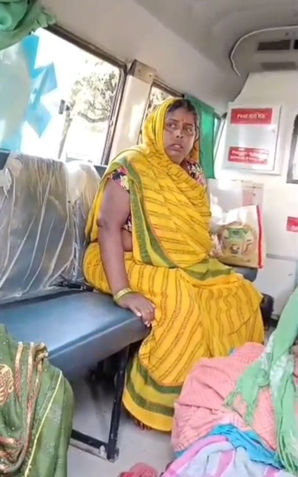 Budaun News: एक घंटे तड़पती रही गर्भवती, स्टाफ नर्स नहीं आई तो किया रेफर