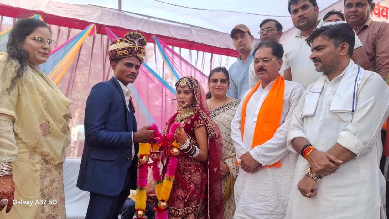 17 couples joined hands in matrimony and received household essentials as gifts.