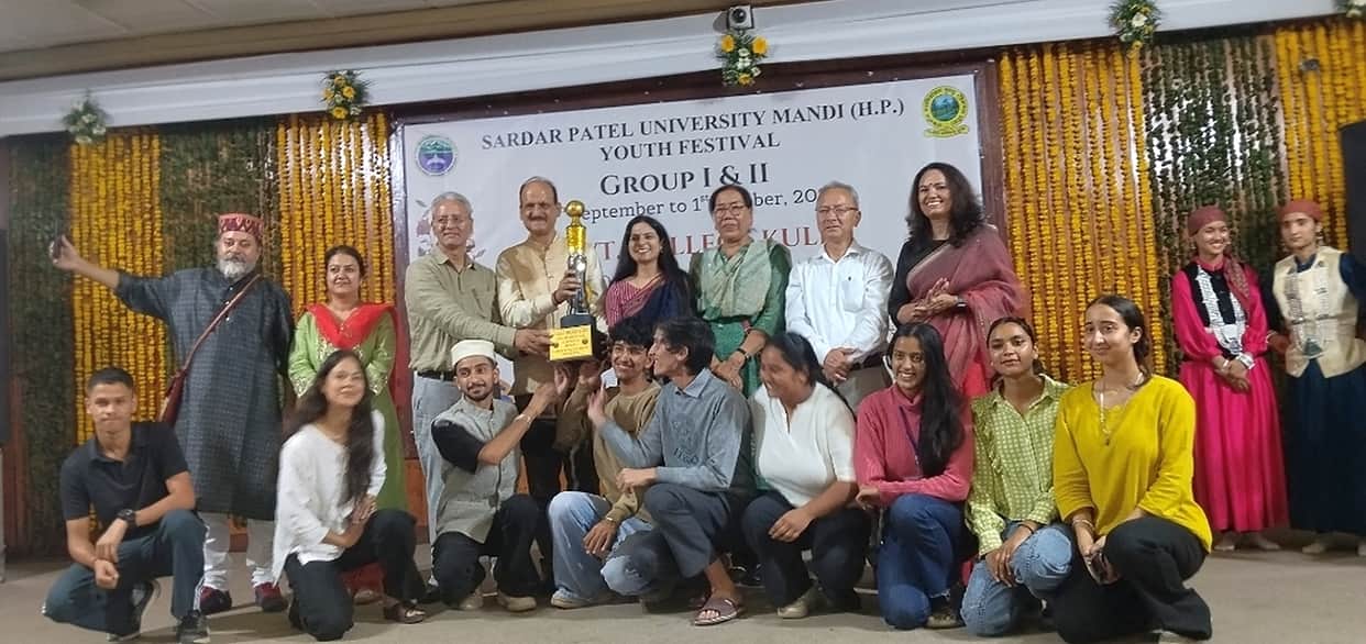 Mandi College wins title at youth festival