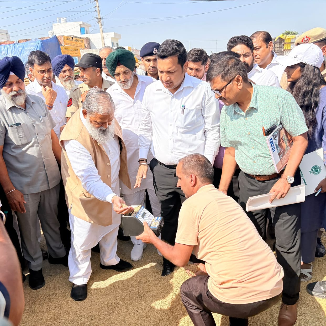 Instructions to immediately purchase paddy with moisture content less than 17%