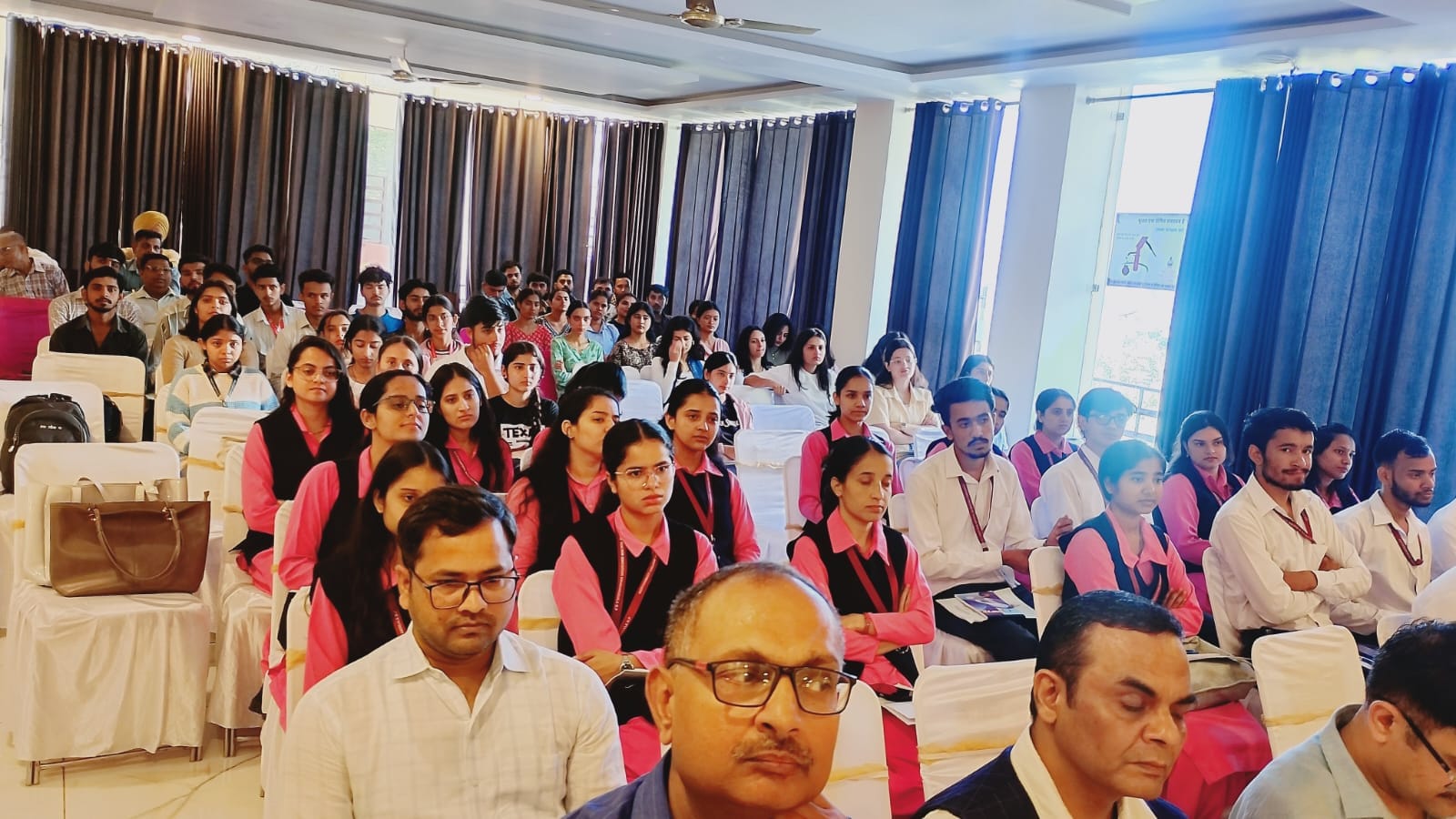 केंद्रीय भूजल बोर्ड उतरी हिमालयी क्षेत्र धर्मशाला की ओर से आयोजित एक दिवसीय कार्यशाला में भाग ल
