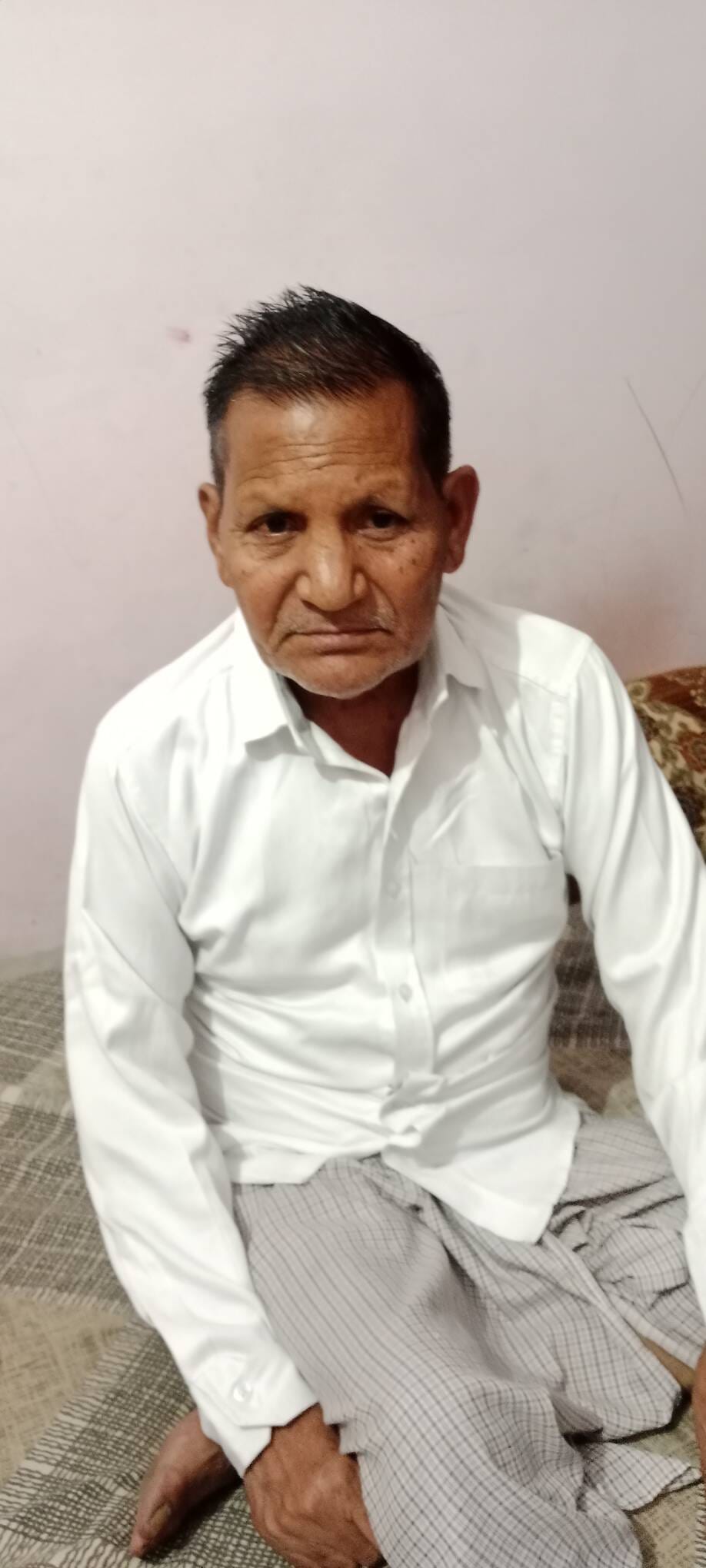 youth looted old man