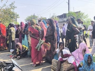 राशन नहीं मिलने से चक्काजाम