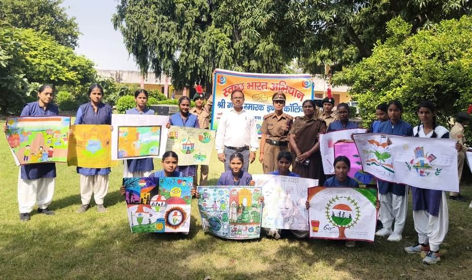 Meerut News: एनसीसी कैडेट्स ने स्वच्छता पर बनाए आकर्षक पोस्टर