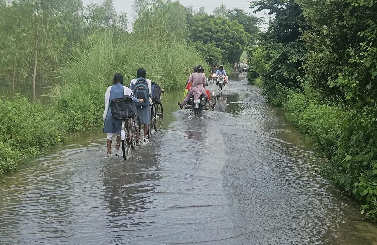 Water level of Sai River rises; connectivity to a dozen villages disrupted.