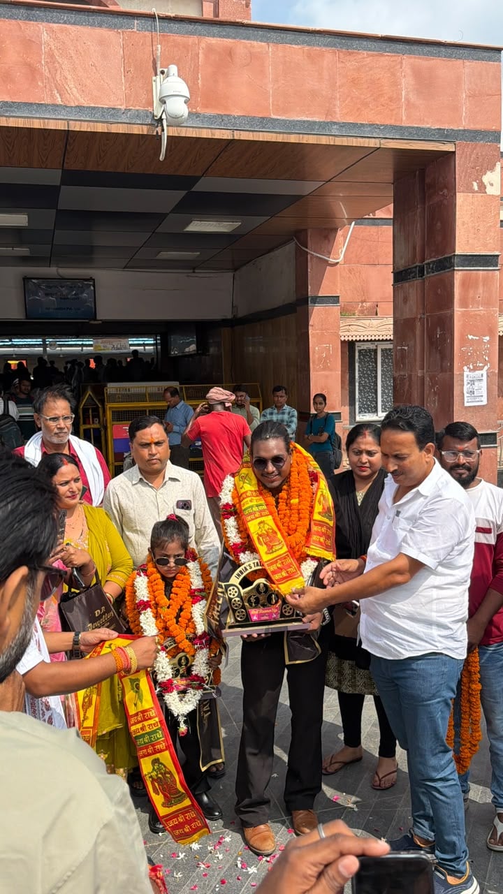 Ballia News: श्लोक ने मॉडलिंग तो वेदांत ने किड्स जोन में जीता खिताब