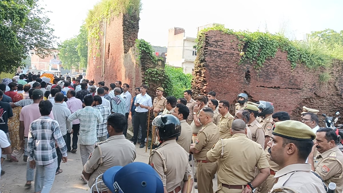 Lucknow News: कठोर कार्रवाई की मांग पर अड़े रहे परिजन, 45 घंटे बाद हो सका अंतिम संस्कार
