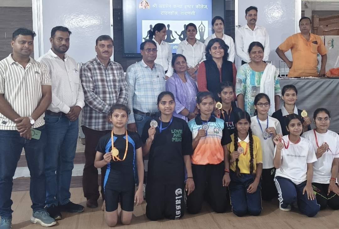 Chandauli's daughters won eight medals in yogasan.