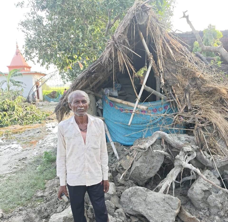 Flood leaves a trail of damage; 22 mud houses and 13 huts collapse.