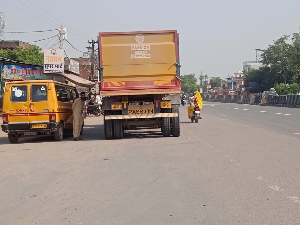 Etawah News: हाईवे पर सफर में दुश्वारी, हर कदम जान पर भारी