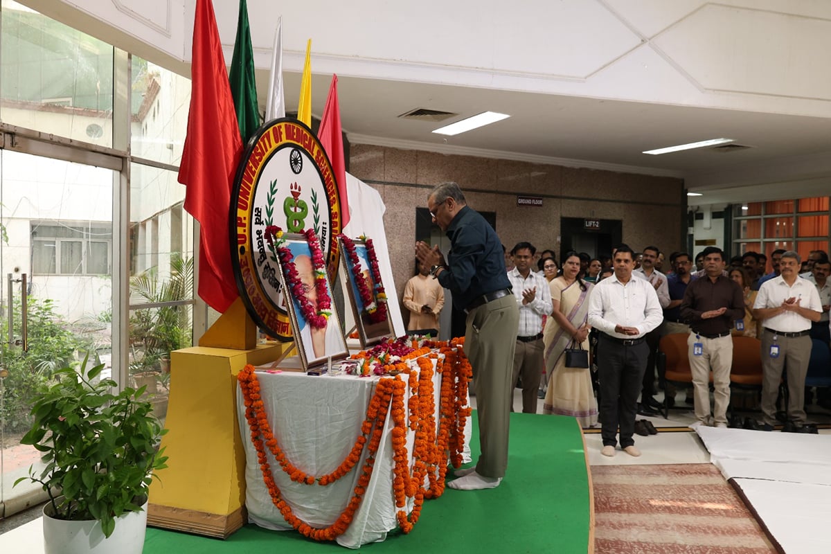 Etawah News: गांधी-शास्त्री जयंती पर अंकीय शिक्षा प्रयोगशाला और स्वास्थ्य शिविर शुरू किया