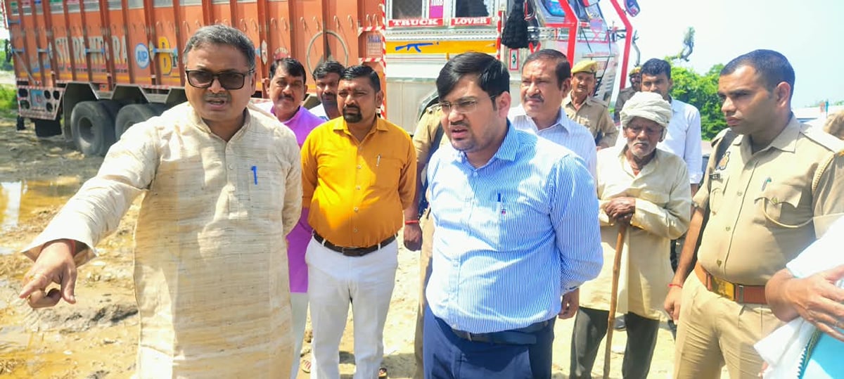 Hamirpur News: जल निकासी बाधित, विधायक ने देखी हकीकत