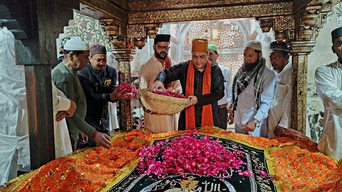 Agra News: दरगाह सलीम चिश्ती में मनाया जश्न-ए-निजाम