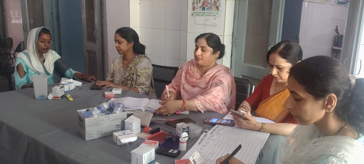 Hapur News: हाई रिस्क श्रेणी में मिलीं दस फीसदी गर्भवती महिलाएं