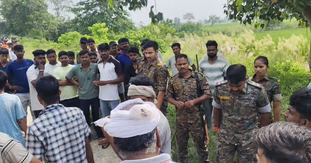 Kushinagar News: एपी बांध पर यूपी-बिहार के ग्रामीणों में झड़प, पुलिस तैनात