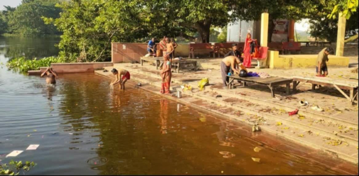 Gonda News: सरयू घाट पर मगरमच्छ की दहशत, पितृपक्ष में पसरा सन्नाटा