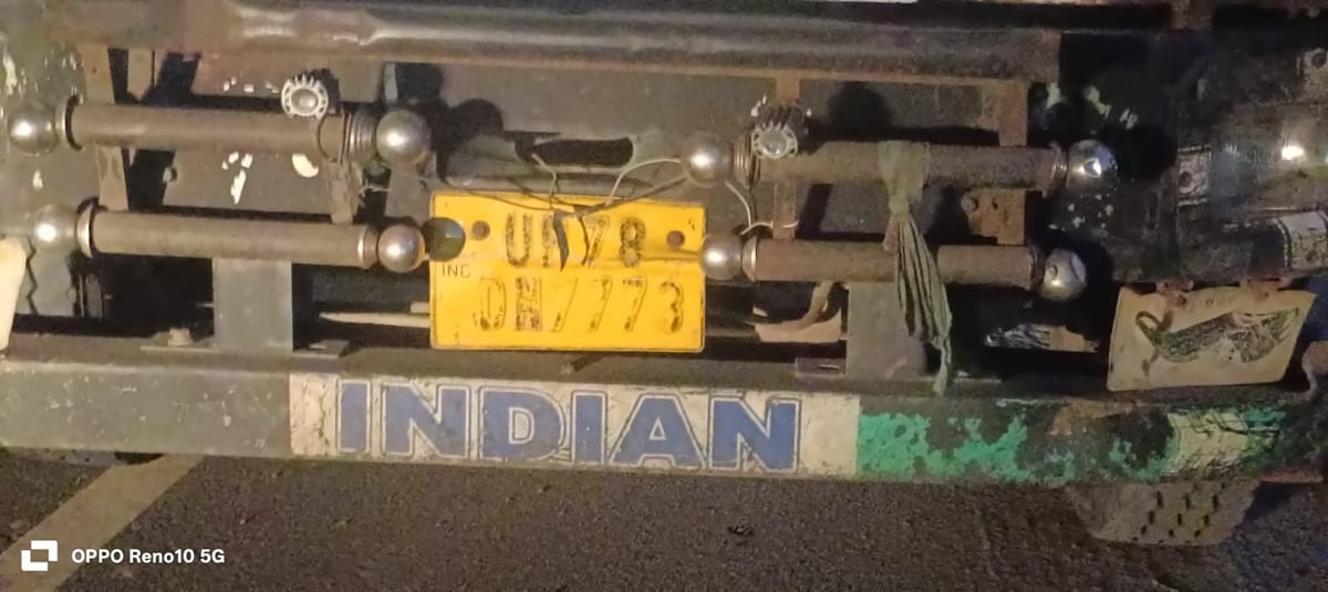 Lucknow News: दो डंपर टकराए, कानपुर हाईवे पर लगा जाम